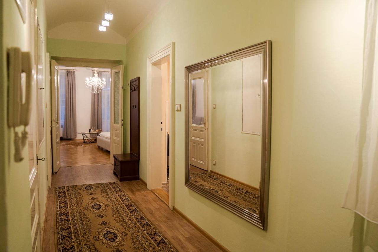 Helen Homestay Vaclavske Namesti Prague Ngoại thất bức ảnh