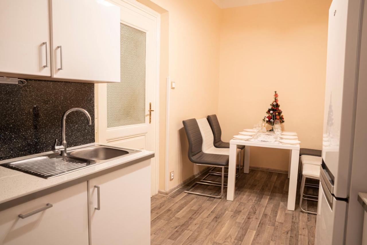 Helen Homestay Vaclavske Namesti Prague Ngoại thất bức ảnh