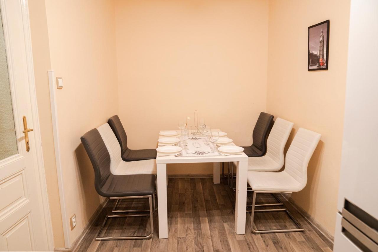Helen Homestay Vaclavske Namesti Prague Ngoại thất bức ảnh