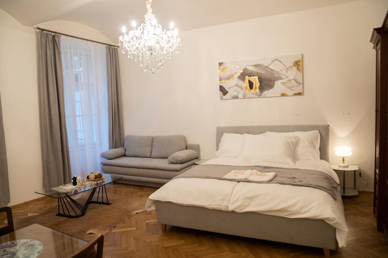 Helen Homestay Vaclavske Namesti Prague Ngoại thất bức ảnh