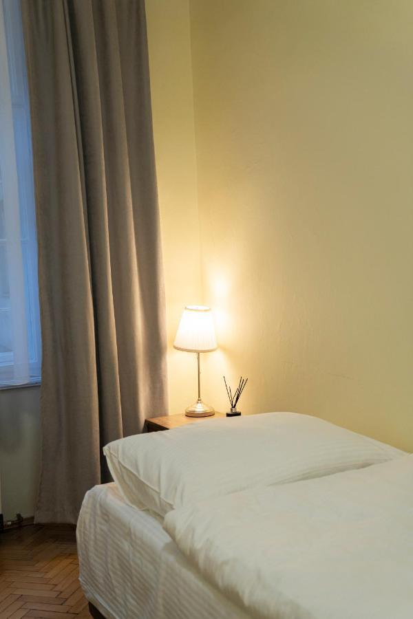 Helen Homestay Vaclavske Namesti Prague Ngoại thất bức ảnh